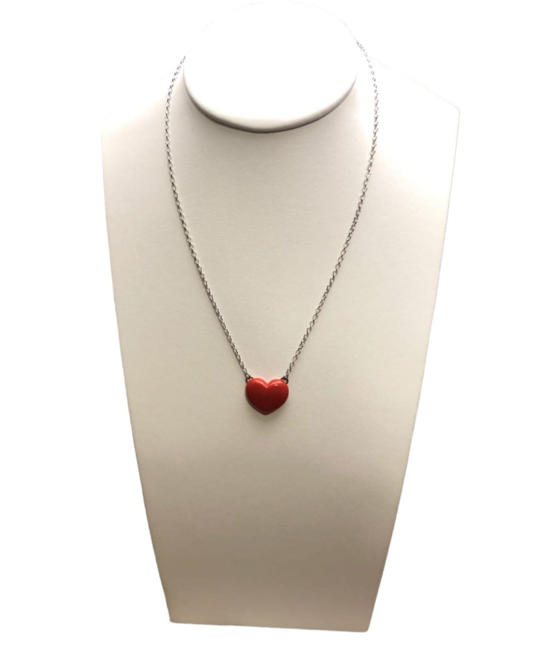 Collana girocollo regolabile con pendente cuore in pasta di corallo rosso